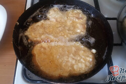 Przygotowanie przepisu Smażone kotlety z kurczaka w panierce z parmezanem, krok 7