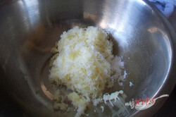 Przygotowanie przepisu Marcepanowe cukierki z ziemniaków, krok 1