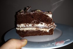Przepis Pyszny tort czekoladowy z mascarpone