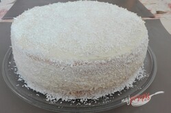 Kokosowy tort z kuleczkami Rafaello - PRZEPIS ZE ZDJĘCIAMI, krok 9