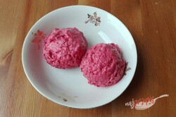 Przygotowanie przepisu Zdrowy mrożony jogurt truskawkowy/lody, gotowe w 5 minut z 4 składników, krok 4