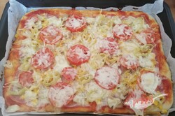 Przygotowanie przepisu Fantastyczna domowa pizza bez drożdży (bez wyrastania), krok 10