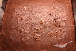 Przygotowanie przepisu Wilgotne ciasto z doskonałym czekoladowym kremem, krok 4