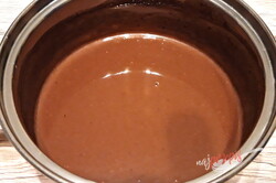 Przygotowanie przepisu Wilgotne ciasto z doskonałym czekoladowym kremem, krok 1