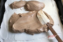Przygotowanie przepisu Puszyste śmietankowe ciasto z czekoladą, krok 9