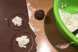 Przygotowanie przepisu Czekoladowe ciasteczka z bogatym kokosowym nadzieniem, krok 4