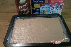 Przygotowanie przepisu Fantastyczne budyniowe ciasto z bitą śmietaną i truskawkami, krok 5